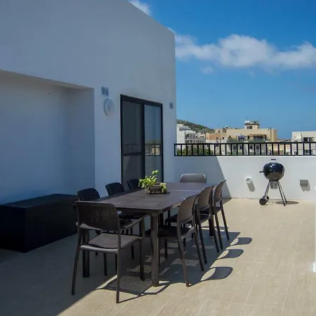 Apartamento Modern Penthouse, Close To Sandy Beach *